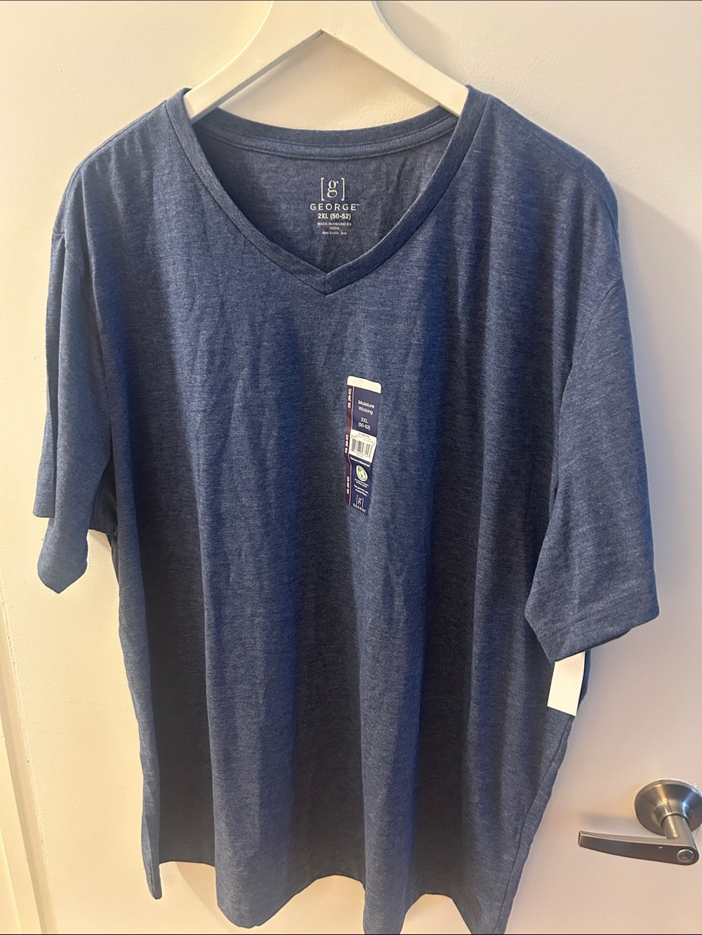 George Men’s V-Neck Tee in Heather Navy